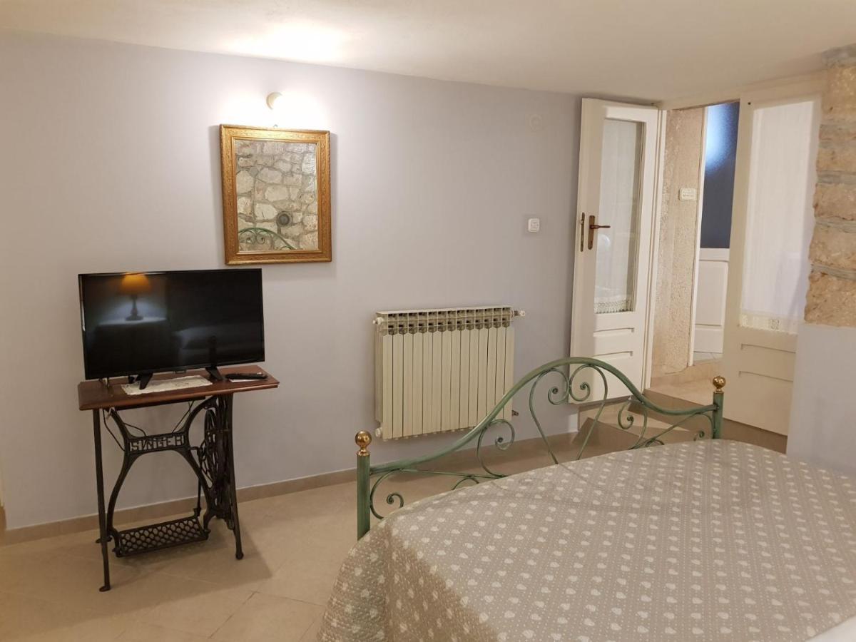 Apartments Gabri Mali Lošinj Esterno foto